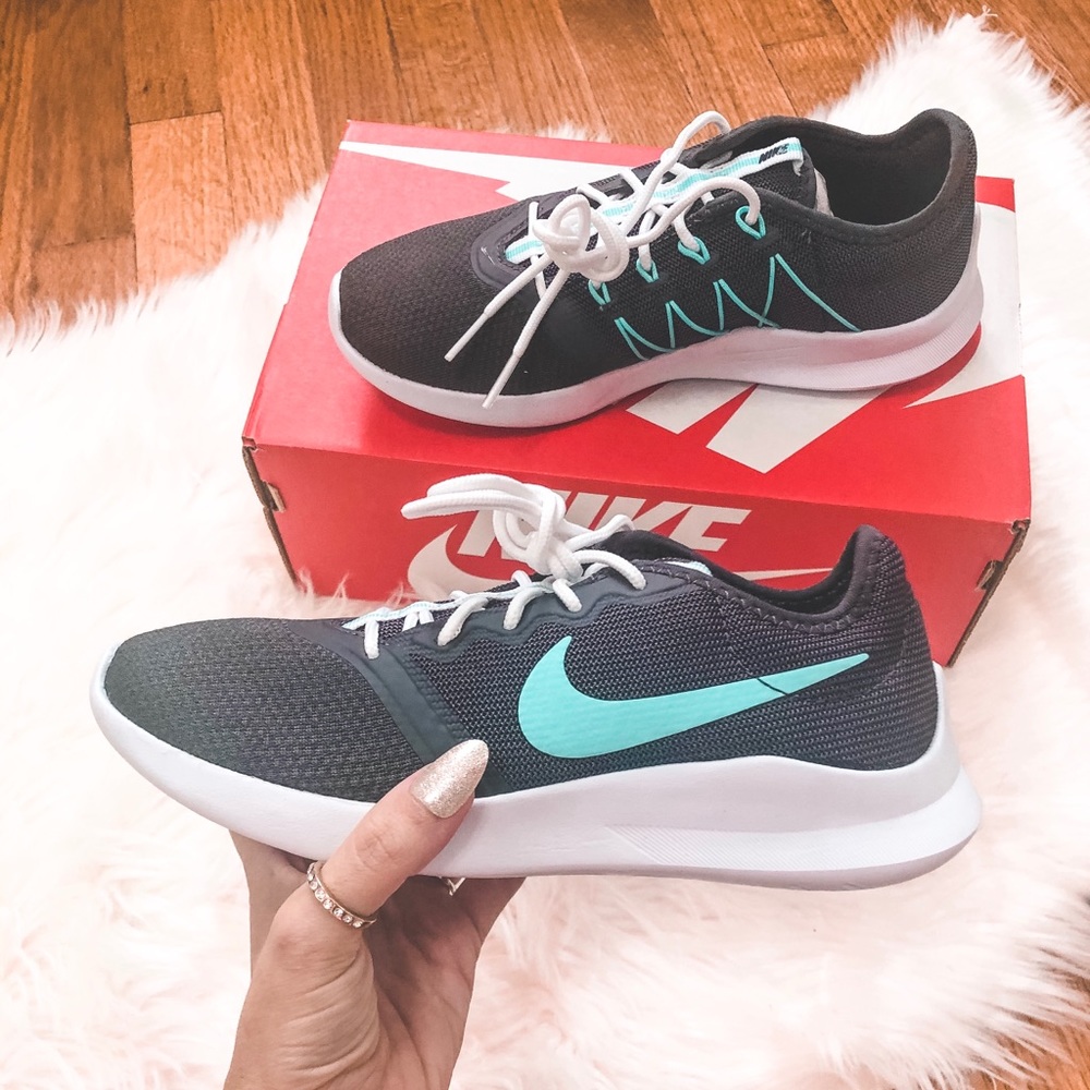 NWT women’s Nike shoes